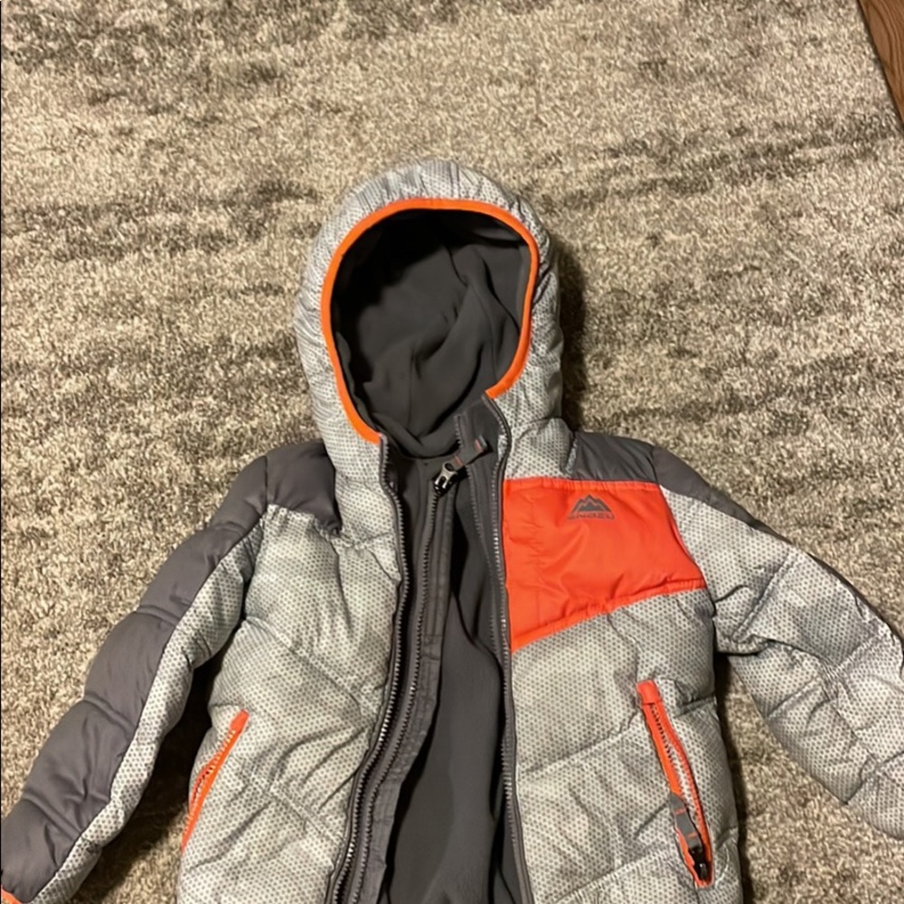 Snozu winter coat. Size 4T
